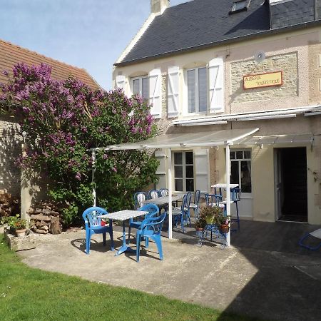 Chambres Et Tables D'Hotes A L'Auberge Touristique Meuvaines Kültér fotó