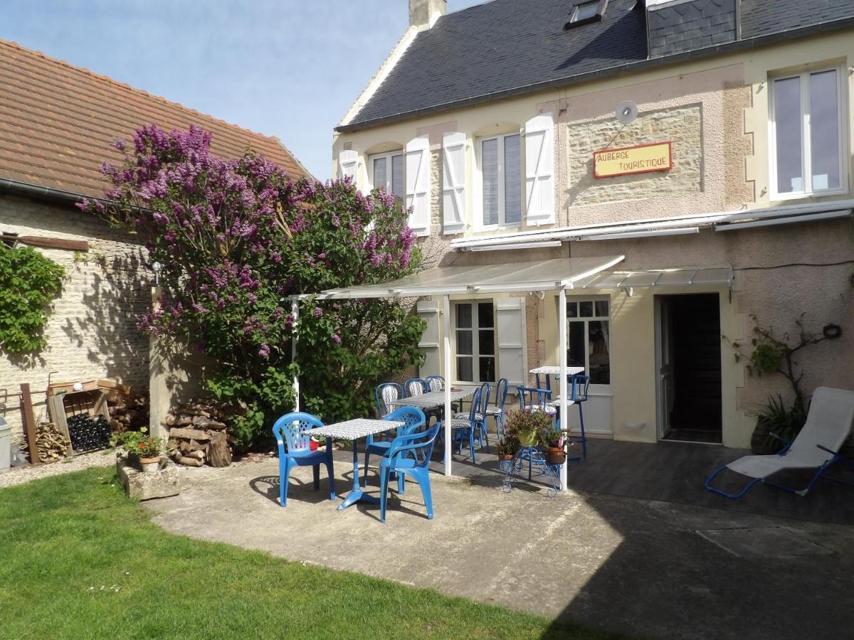 Chambres Et Tables D'Hotes A L'Auberge Touristique Meuvaines Kültér fotó