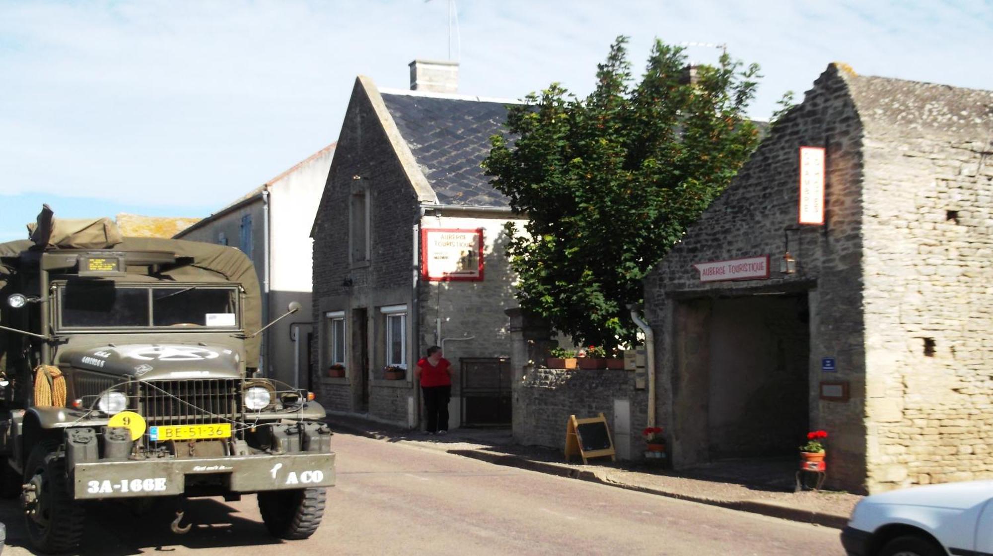 Chambres Et Tables D'Hotes A L'Auberge Touristique Meuvaines Kültér fotó