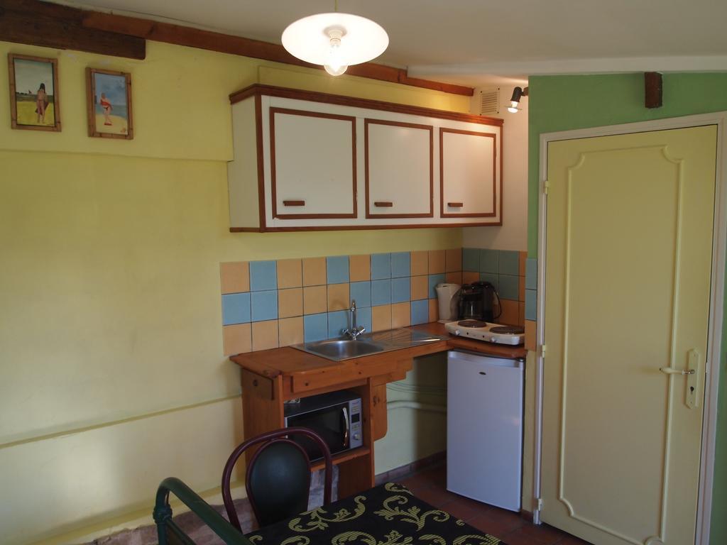 Chambres Et Tables D'Hotes A L'Auberge Touristique Meuvaines Kültér fotó