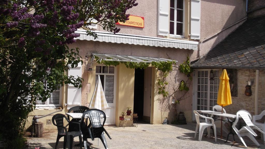 Chambres Et Tables D'Hotes A L'Auberge Touristique Meuvaines Szoba fotó