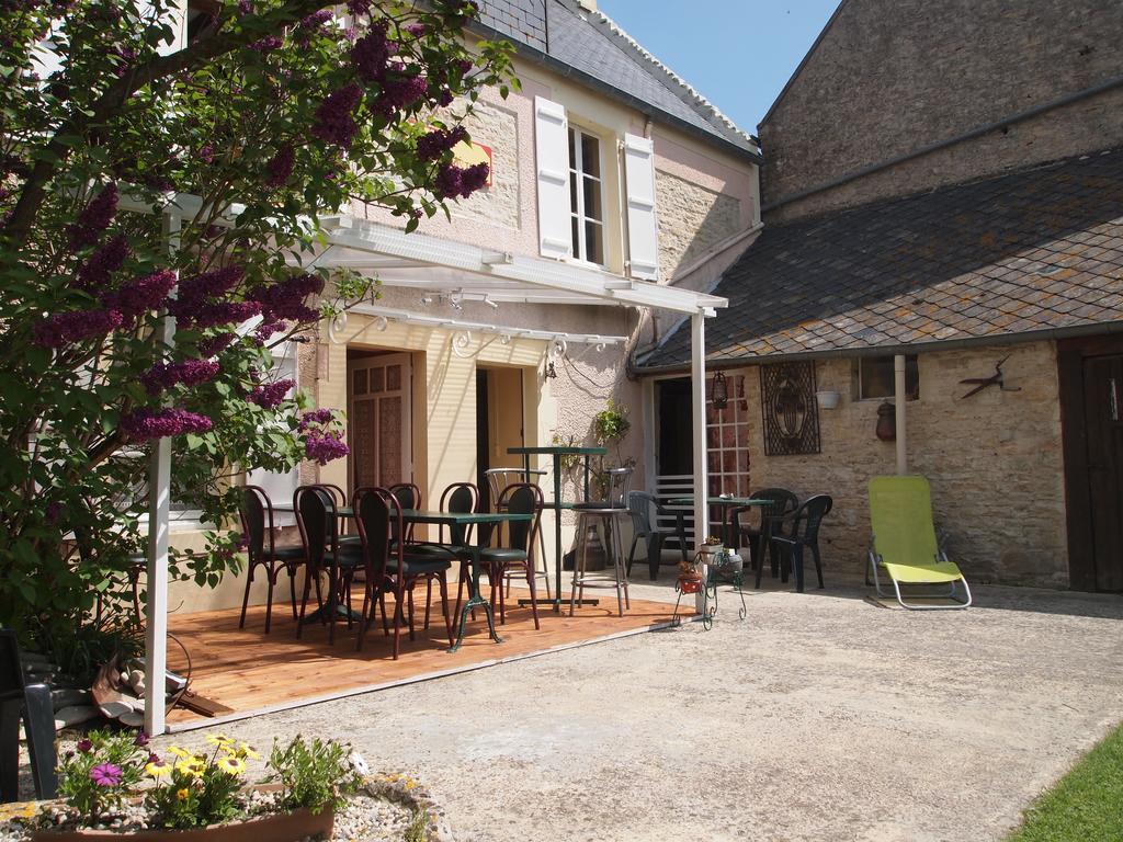 Chambres Et Tables D'Hotes A L'Auberge Touristique Meuvaines Kültér fotó