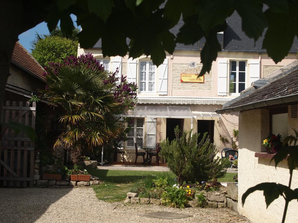 Chambres Et Tables D'Hotes A L'Auberge Touristique Meuvaines Kültér fotó