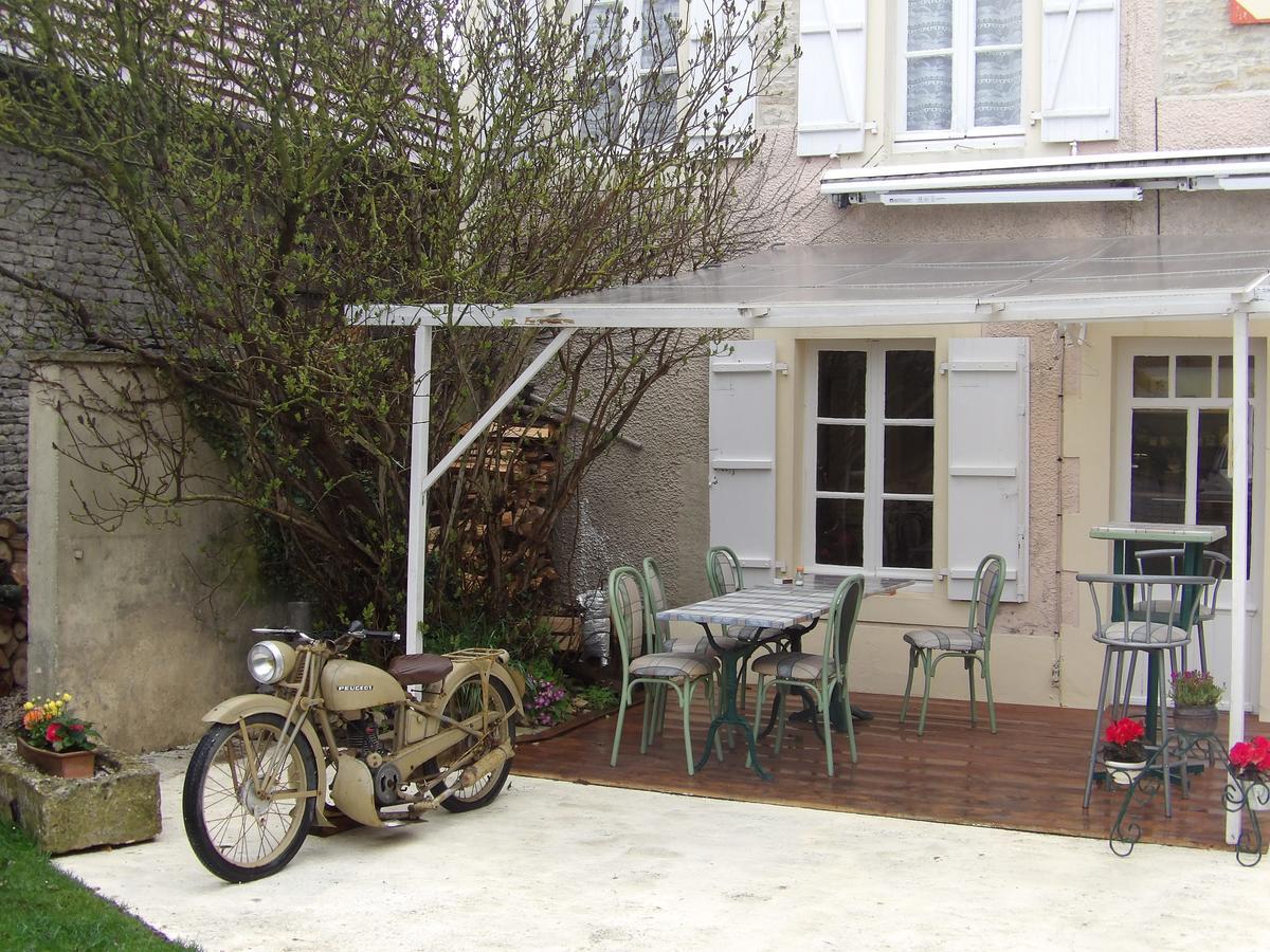 Chambres Et Tables D'Hotes A L'Auberge Touristique Meuvaines Kültér fotó